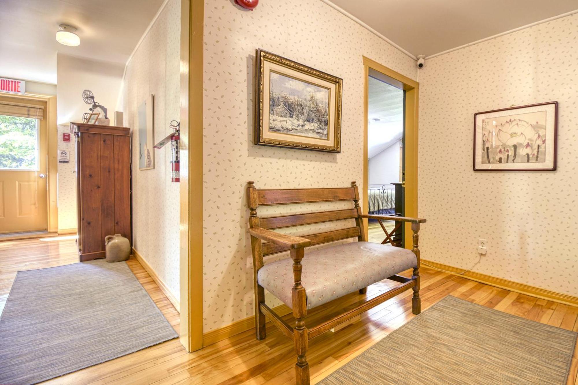 Auberge Le Lupin-Self Check-In Mont-Tremblant Luaran gambar